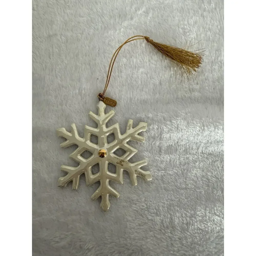 Lenox Christmas The Winter Splendor Ornament Snowflake Fine China with 24K Gold
